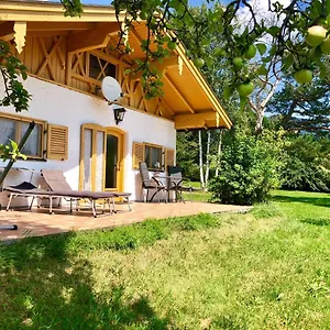 Ferienhaus Veronika Mit 2000qm Garten Und Bergblick, Unterammergau